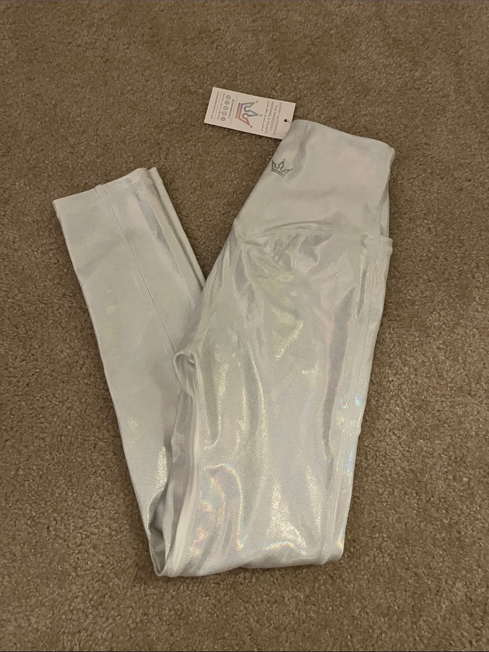 Crowned athletics pearl prism nwt